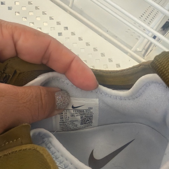 Nike Men's Brown and White Sneakers - Picture 7 of 7